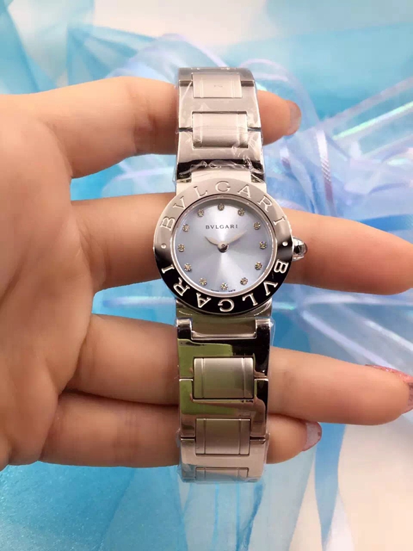 ブルガリ時計正面デザイン